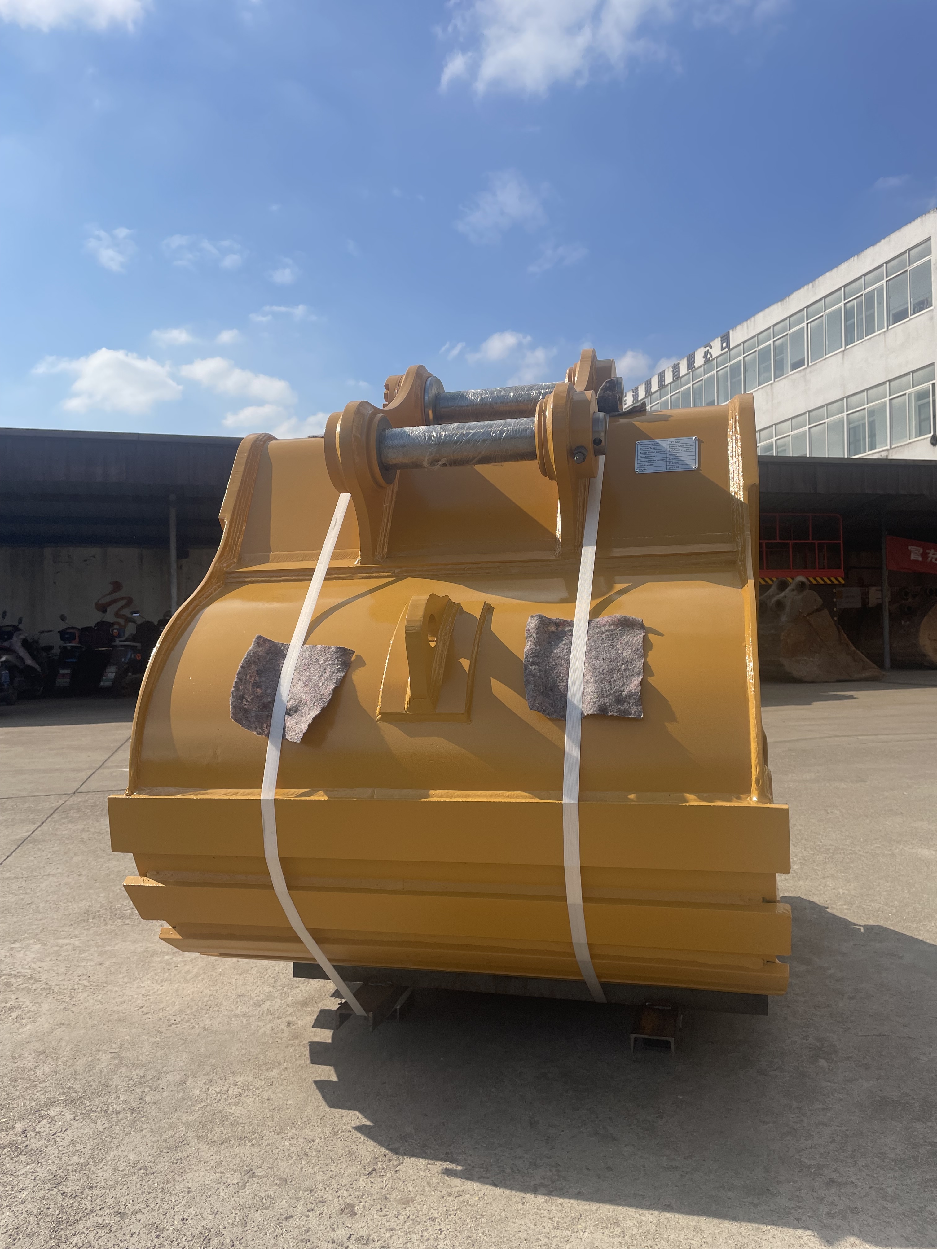 CAT320 EXCAVATOR BUCKET ROCK BUCKET