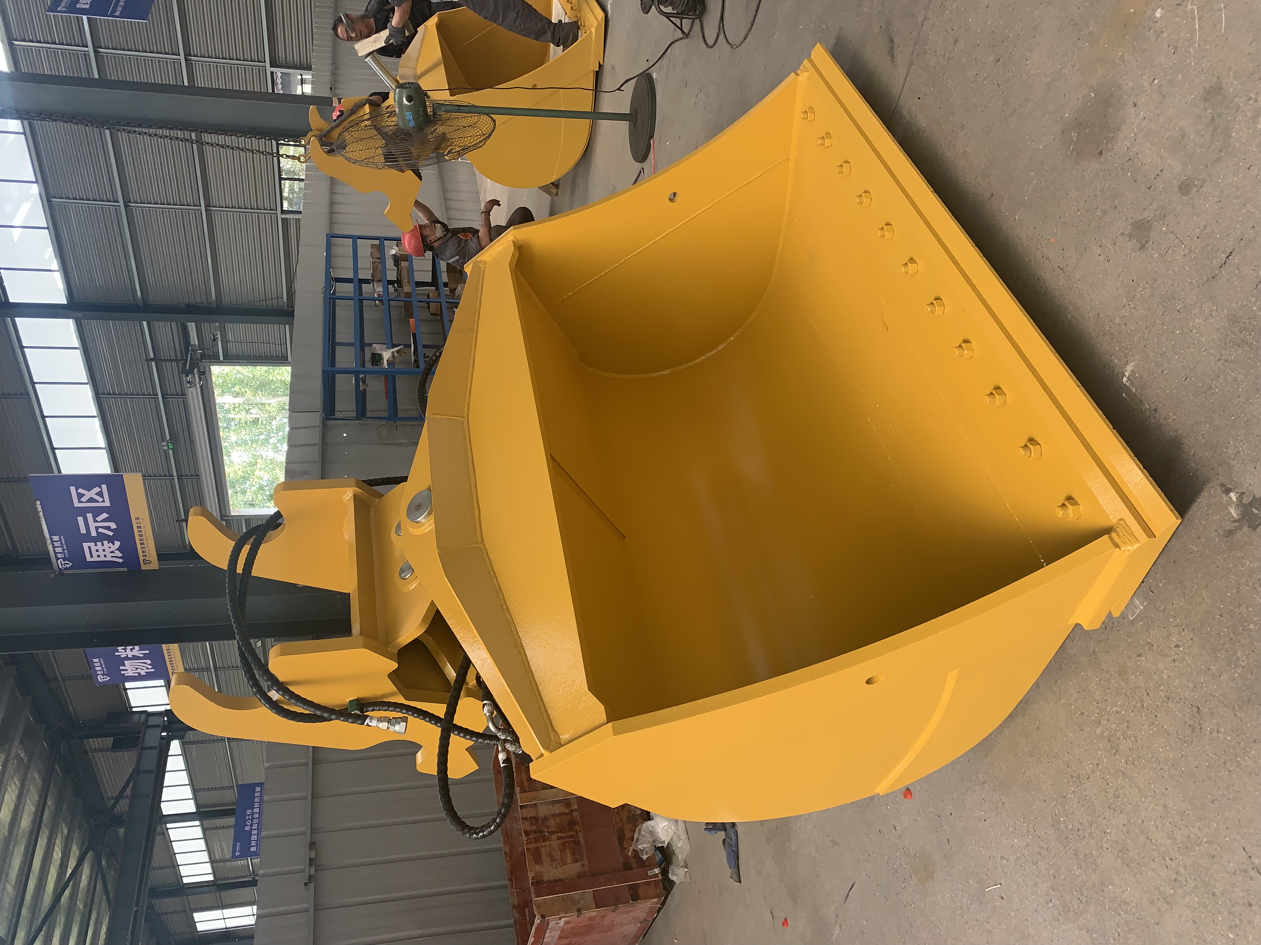 excaavtor bucket tilt bucket